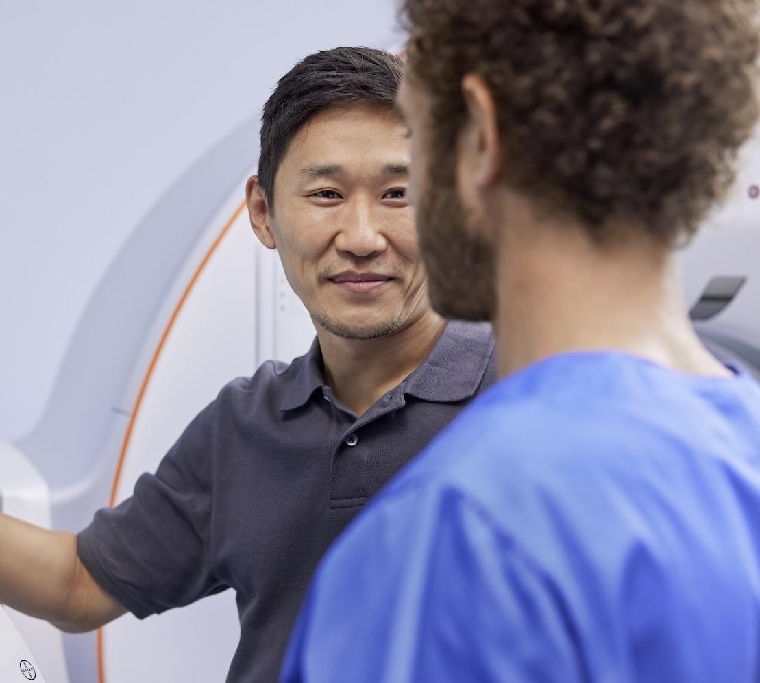 Specialist supports radiographer